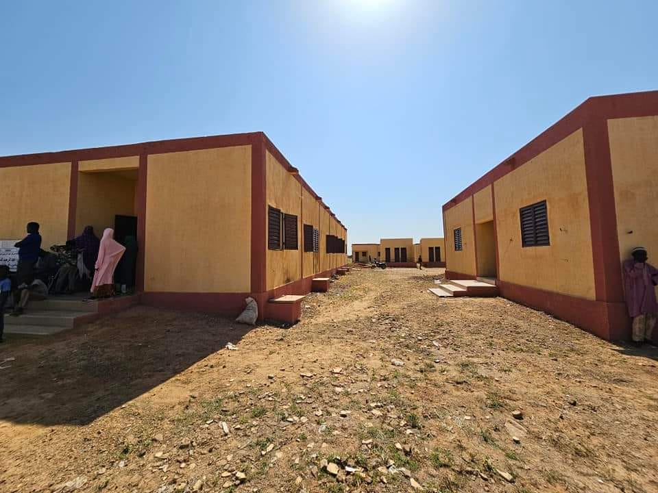 Niger : Remise des logements sociaux au Ministère de la Défense Nationale pour les familles des FDS tombées sur le champs d’honneur