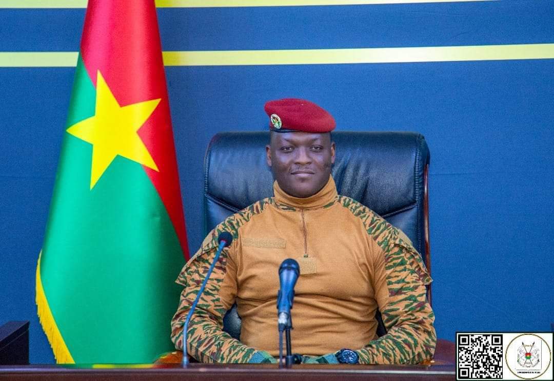 Burkina : Message de S.E. le Capitaine Ibrahim TRAORE livré le lundi 4 novembre 2024 à l’occasion de la cérémonie officielle de montée des couleurs à la Présidence du Faso