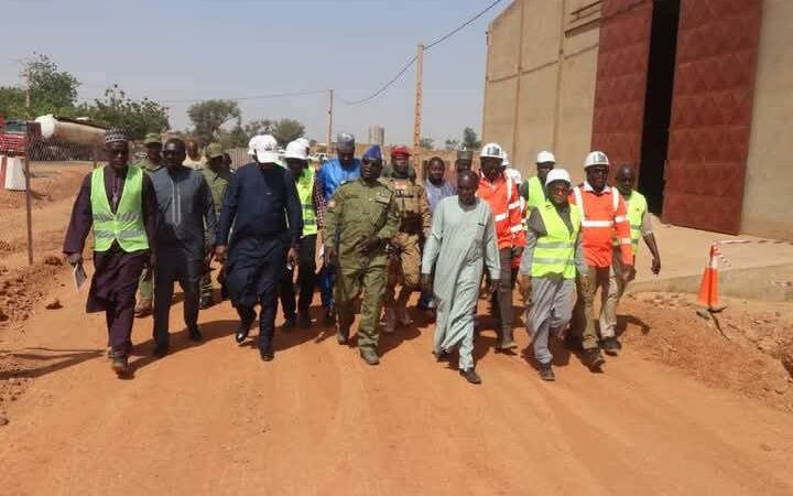 Visite du Ministre des Transports et de l&rsquo;Équipement sur les Chantiers de Niamey : Avancement des Travaux de Réhabilitation et de Construction