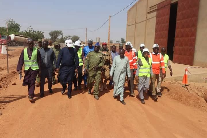 Visite du Ministre des Transports et de l&rsquo;Équipement sur les Chantiers de Niamey : Avancement des Travaux de Réhabilitation et de Construction
