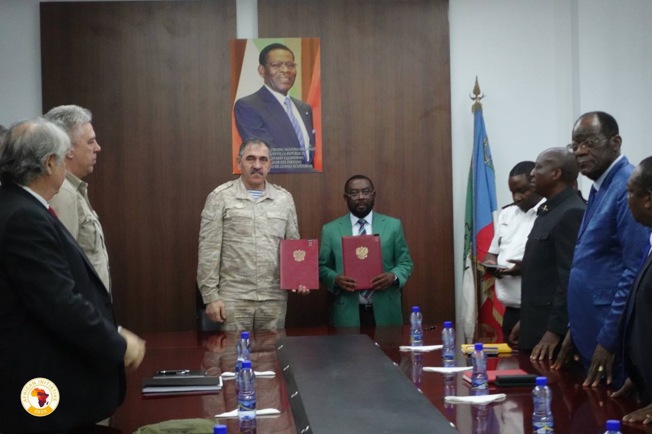 Coopération : le vice-ministre russe 🇷🇺de la Défense, M. Evkourov, signe des accords de coopération militaire avec la Guinée équatoriale