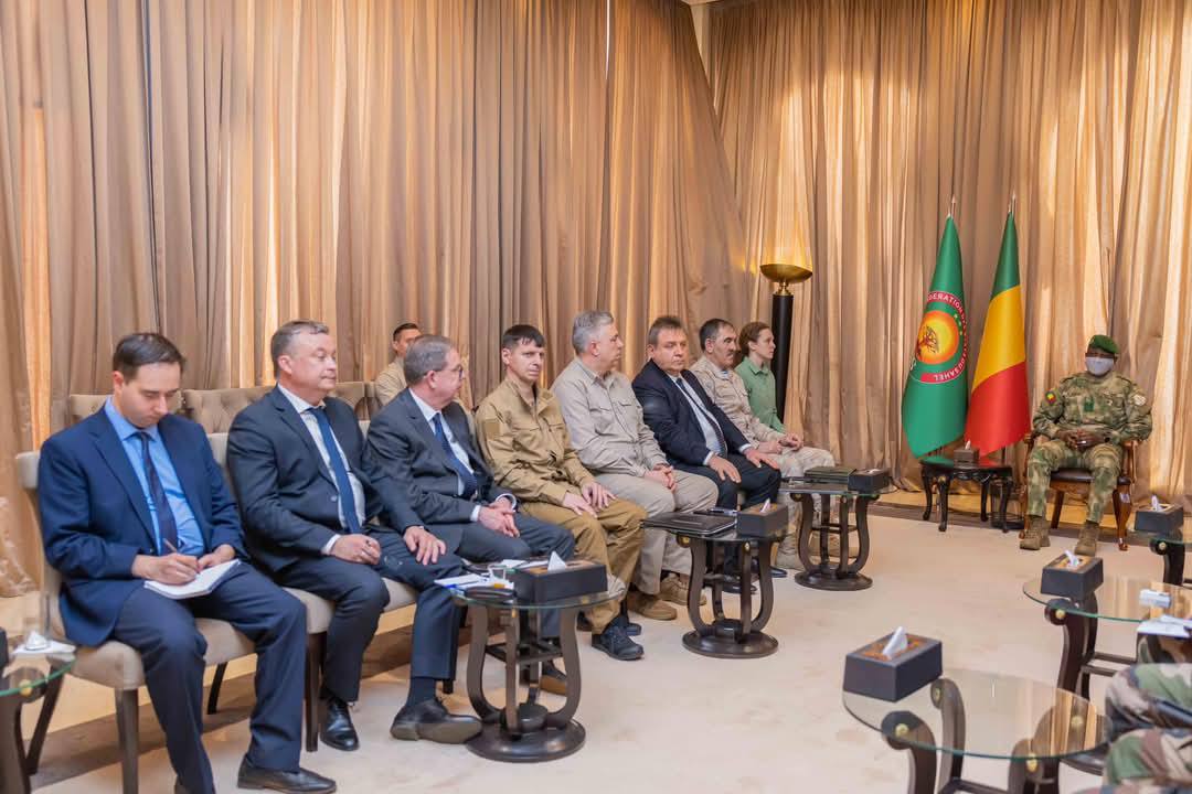 Mali Défense Sécurité : Une délégation russe 🇷🇺 reçue à Koulouba