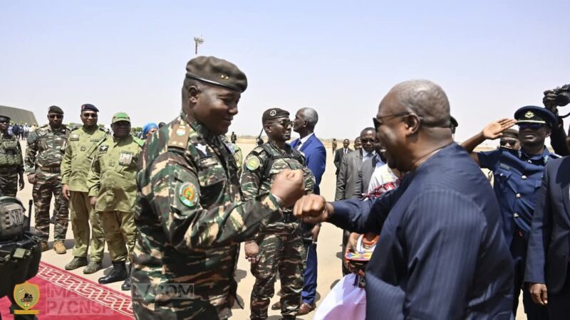 Arrivée à Niamey du Président Ghanéen John Dramani Mahama