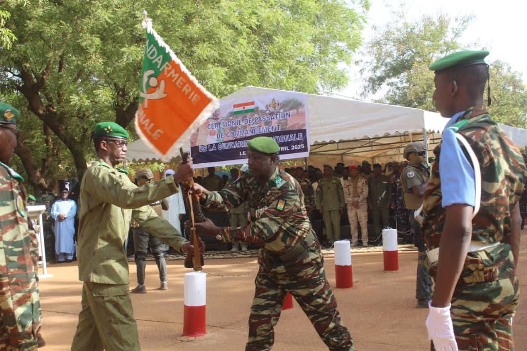 Passation de Commandement à la Gendarmerie Nationale : Le Colonel-Major Kimba TAHIROU prend les rênes de la Gendarmerie Nationale du Niger