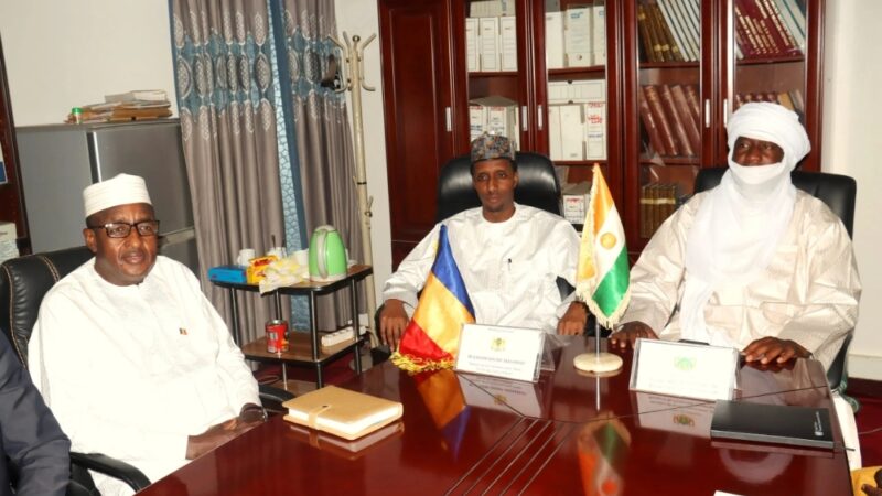 Niamey : Le Ministre de la Communication reçoit son homologue tchadien à la tête d’une forte délégation 