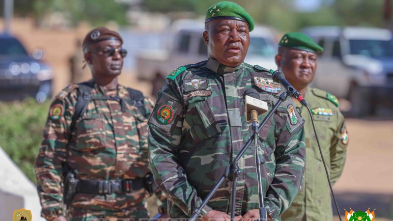 Agadez🇳🇪Visite du Président de la République à la Zone de Défense n°2