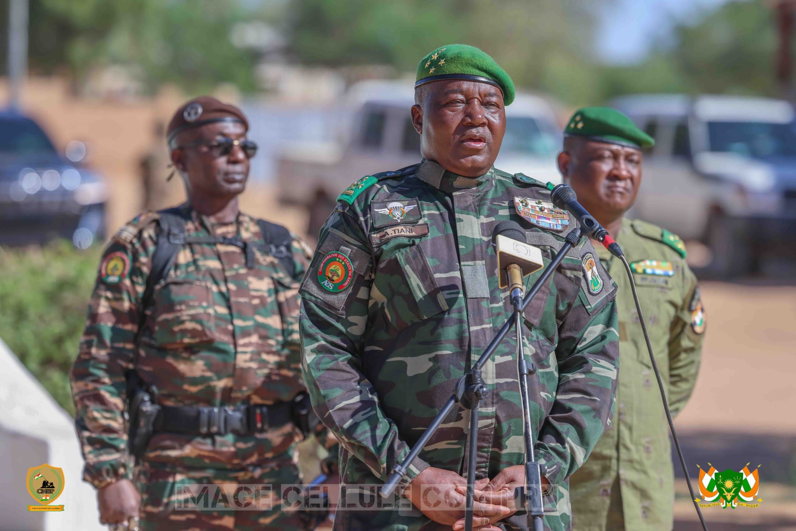 Agadez🇳🇪Visite du Président de la République à la Zone de Défense n°2