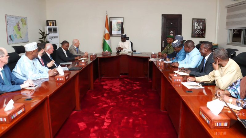 Le Premier ministre Ali Mahaman Lamine Zeine reçoit une délégation de la SOMIDA : vers une accélération du projet d’uranium de Dasa