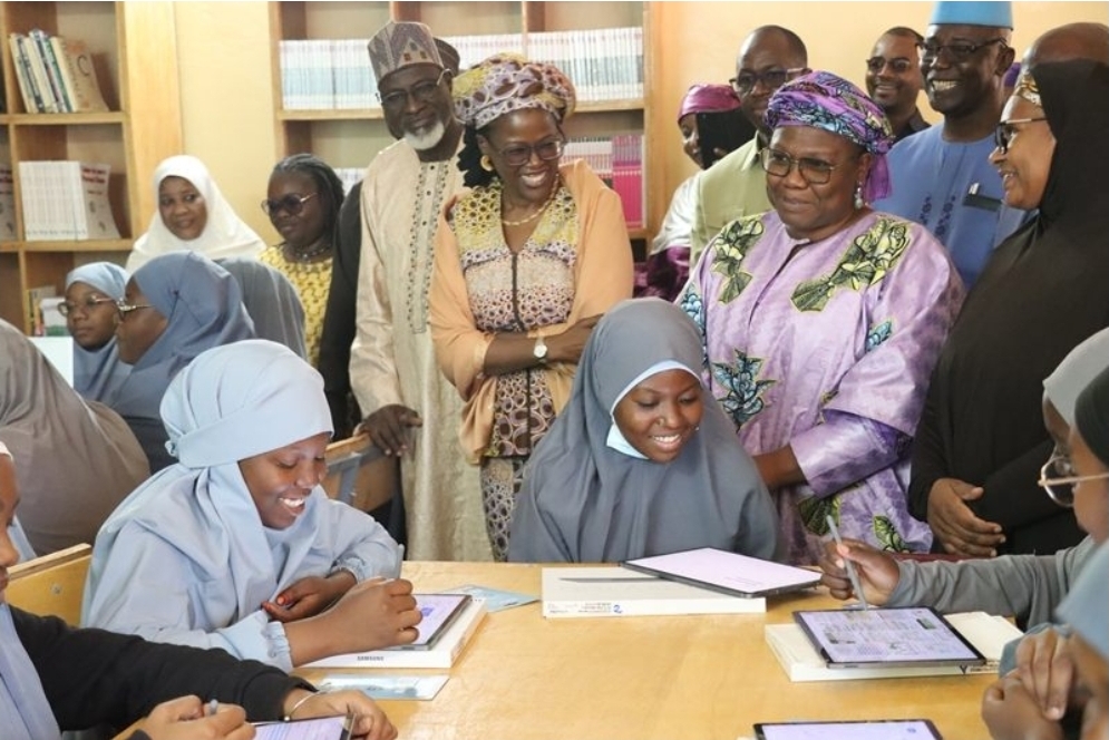 Le Niger lance le déploiement national des bibliothèques numériques scolaires
