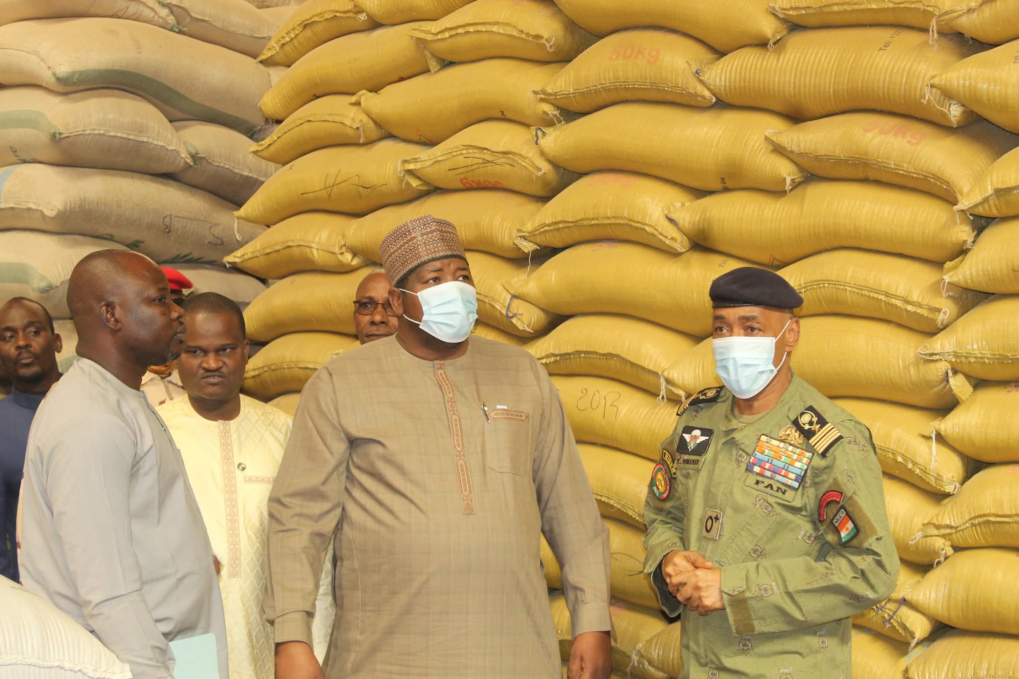 Niger 🇳🇪 /Souveraineté alimentaire : le Ministre du Commerce et de l’Industrie en visite de travail à l’OPVN de Niamey