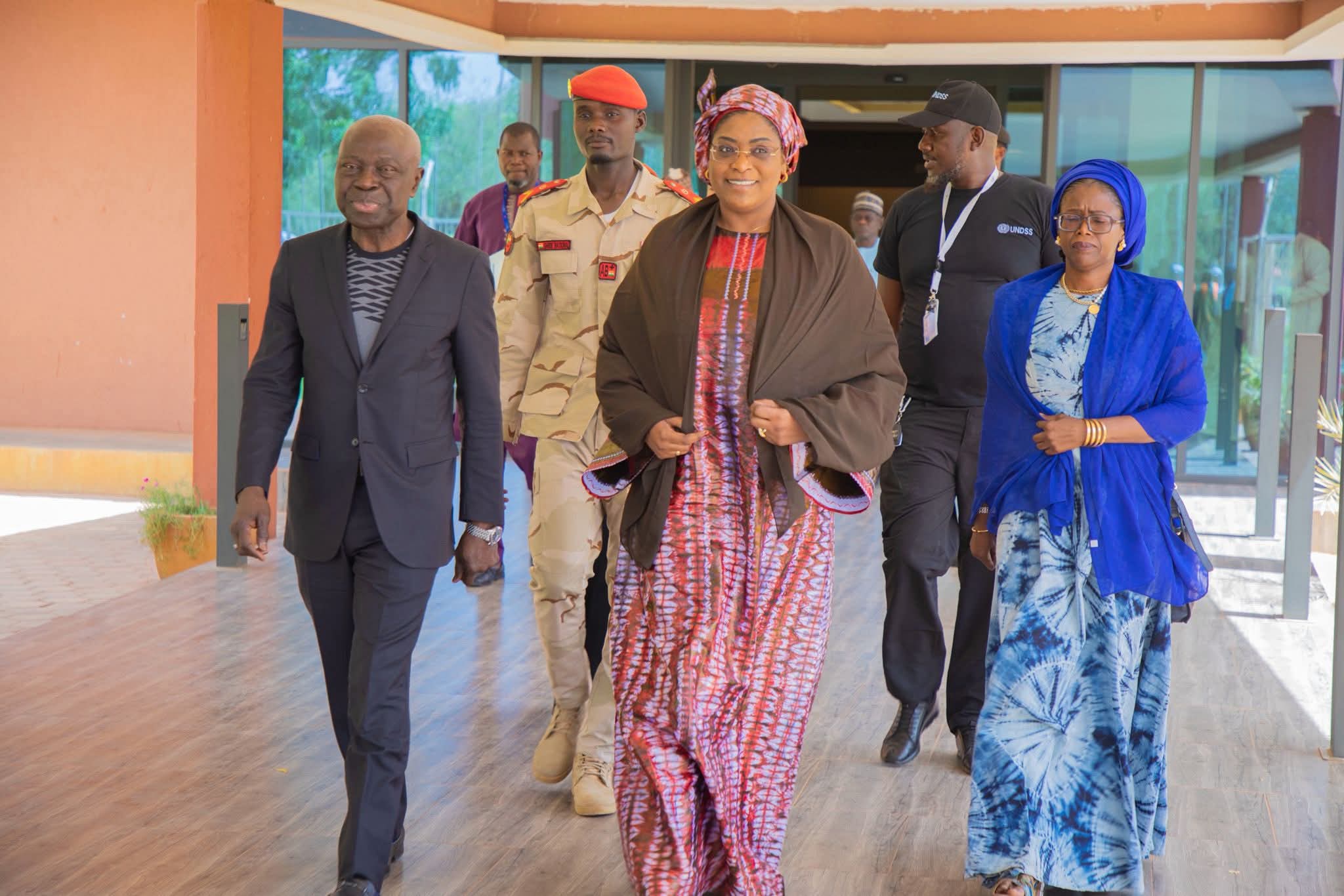 Niger – OIT : Accueil du Directeur général du BIT à Niamey par la Ministre de la Fonction Publique du travail et de l’emploi