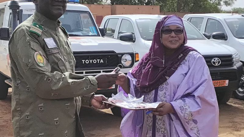 Niger : Renforcement du parc automobile de la santé publique 9 ambulances et 4 véhicules de supervision ont été officiellement réceptionné par le Ministre en charge de la Santé dans le cadre du Projet Santé de la Reproduction (PSR/KFW) d&rsquo;une valeur de 431 millions de Fcfa