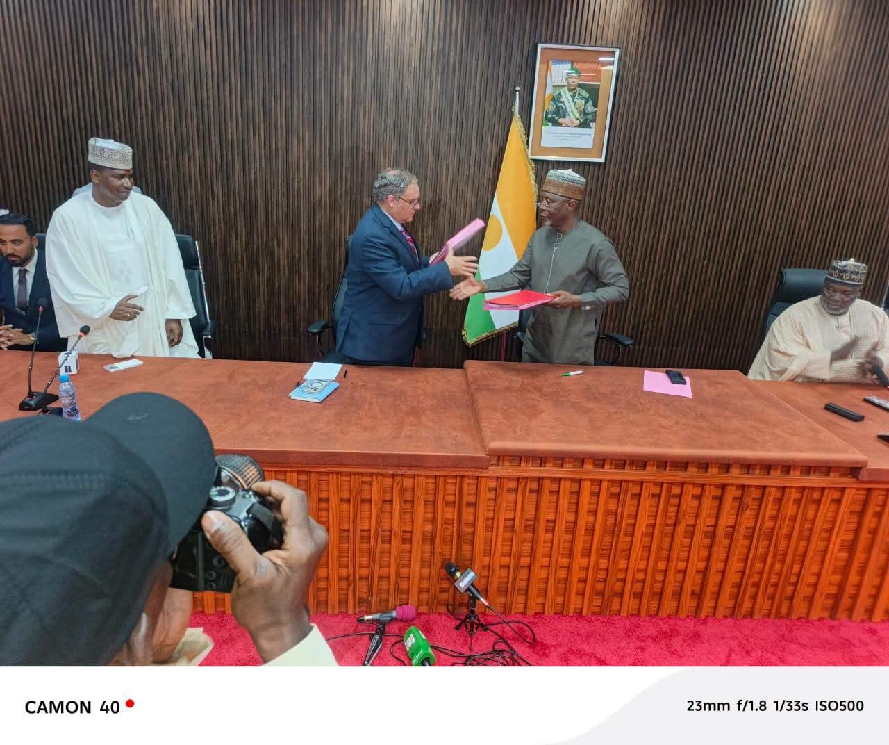 Niger : signature d’un accord pour la construction d’une raffinerie moderne à Dosso