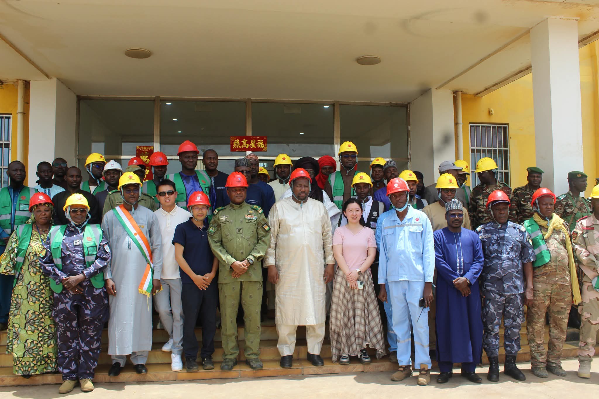 Tahoua : le ministre Abdoulaye Seydou inspecte les installations industrielles de CBM à Badaguichiri